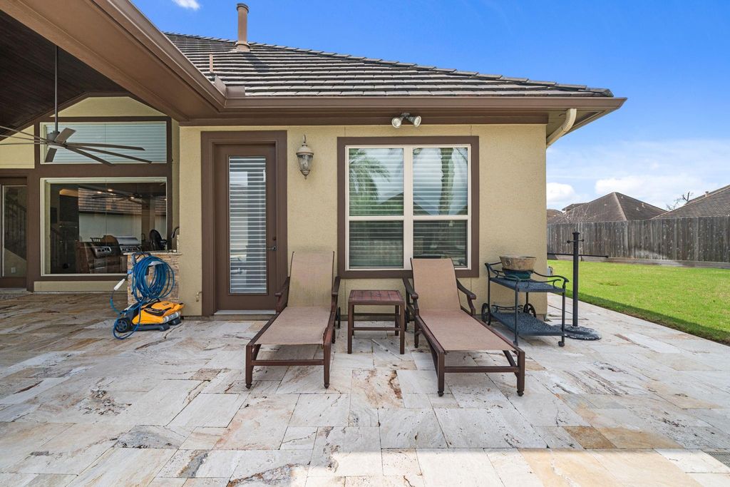 Image 37 of property listing at 5127 Wheaton Park Drive, Sugar Land, TX 77479