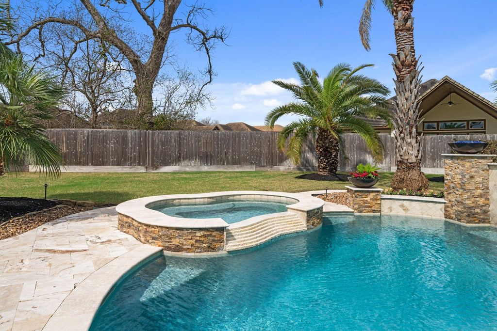 Image 38 of property listing at 5127 Wheaton Park Drive, Sugar Land, TX 77479