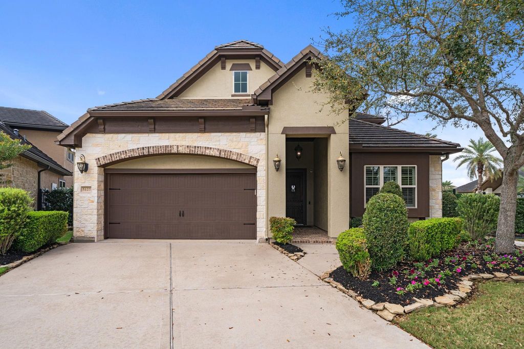Image 6 of property listing at 5127 Wheaton Park Drive, Sugar Land, TX 77479