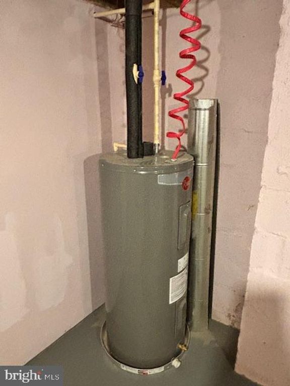 Image 18 of property listing at 1220 N POTOMAC ST, Baltimore, MD 21213