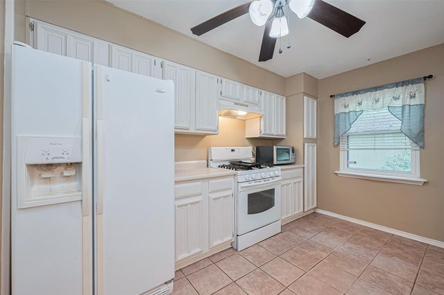 3319 Sycamore Springs Drive, Houston, TX 77339
