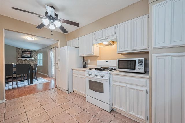 3319 Sycamore Springs Drive, Houston, TX 77339
