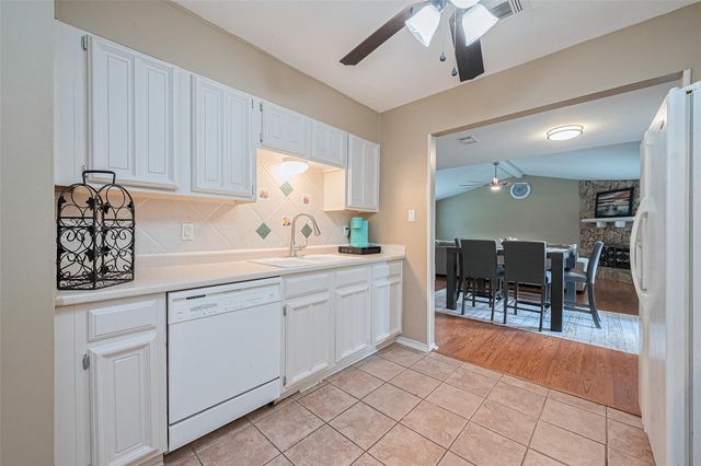 3319 Sycamore Springs Drive, Houston, TX 77339