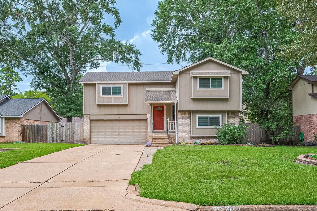 3319 Sycamore Springs Drive, Houston, TX 77339
