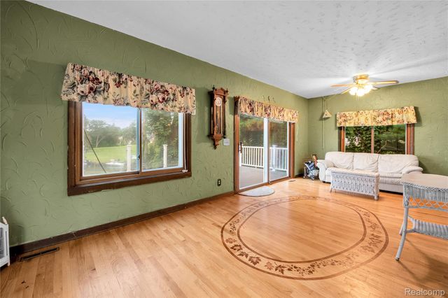 3870 Benstein Road, Commerce Charter Township, MI 48382