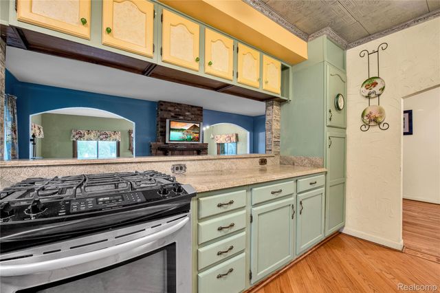 3870 Benstein Road, Commerce Charter Township, MI 48382