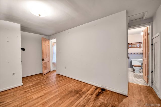 3870 Benstein Road, Commerce Charter Township, MI 48382