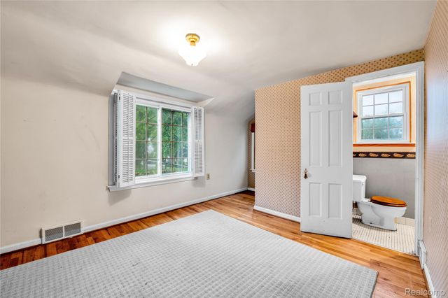 3870 Benstein Road, Commerce Charter Township, MI 48382