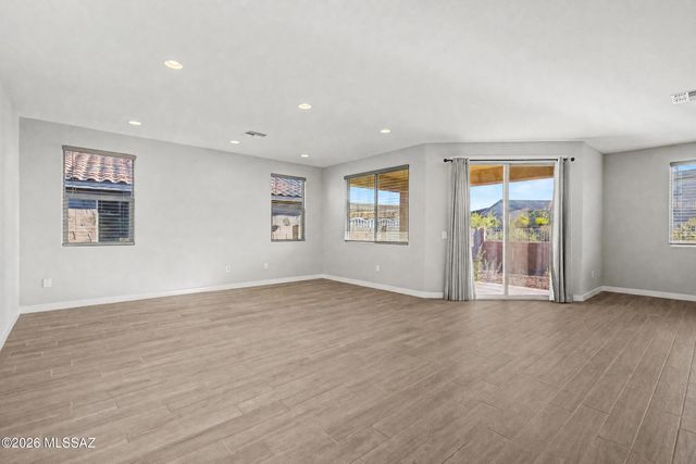 11839 N Silver Village Place, Tucson, AZ 85737