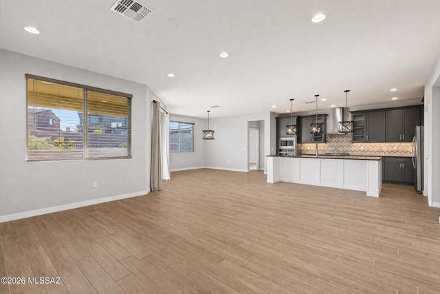11839 N Silver Village Place, Tucson, AZ 85737