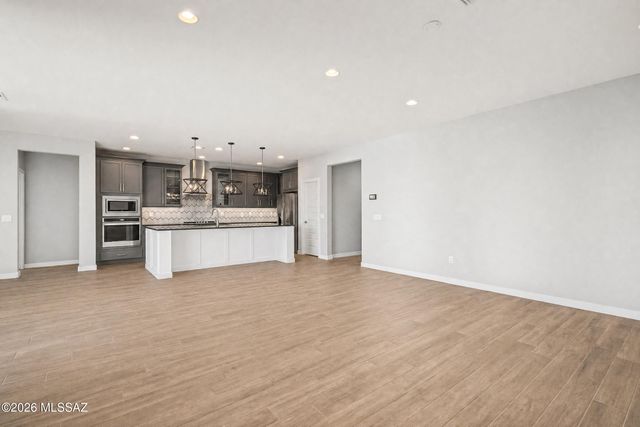 11839 N Silver Village Place, Tucson, AZ 85737