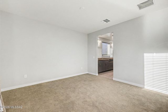 11839 N Silver Village Place, Tucson, AZ 85737