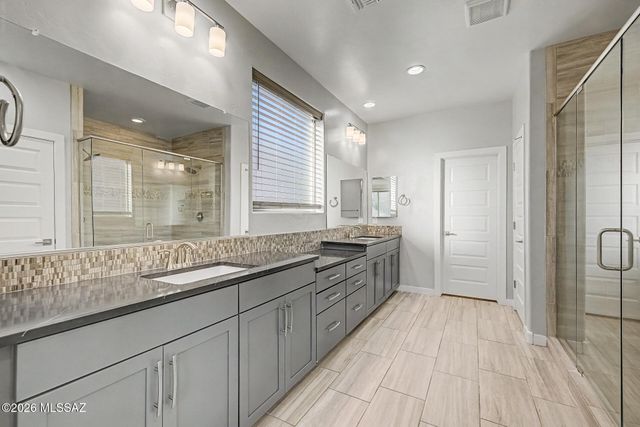 11839 N Silver Village Place, Tucson, AZ 85737