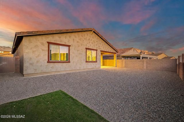 11839 N Silver Village Place, Tucson, AZ 85737