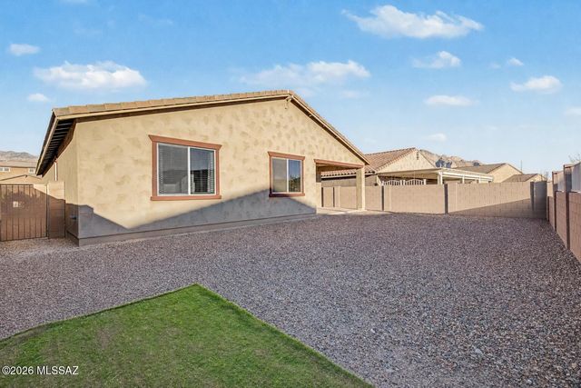 11839 N Silver Village Place, Tucson, AZ 85737