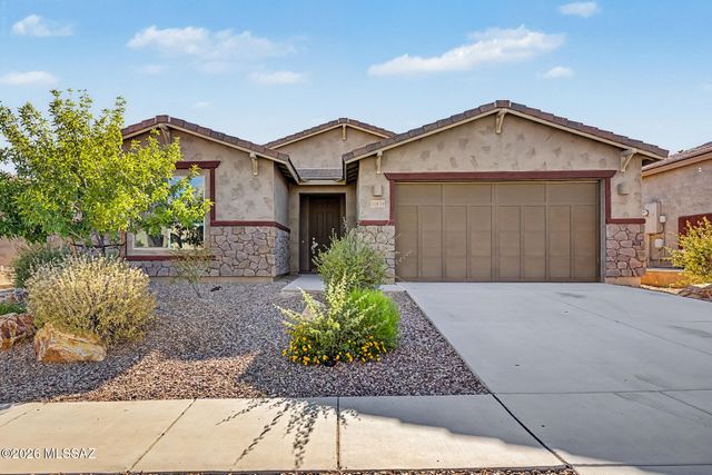 11839 N Silver Village Place, Tucson, AZ 85737