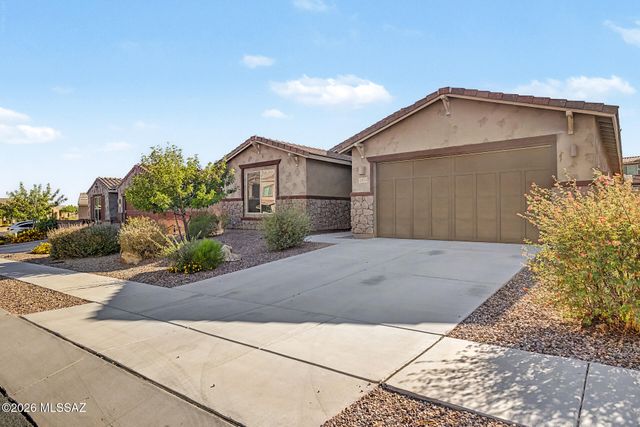 11839 N Silver Village Place, Tucson, AZ 85737