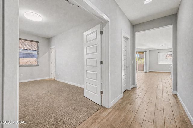 11839 N Silver Village Place, Tucson, AZ 85737