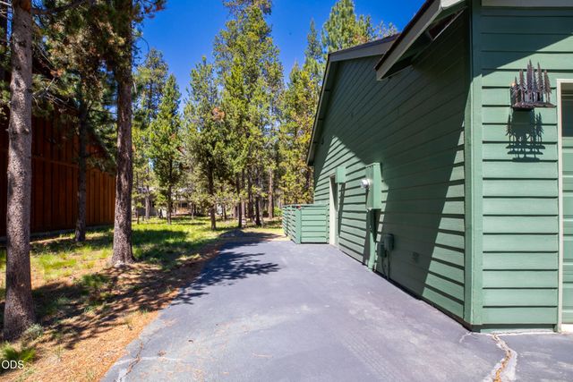 55620 Wagon Master Way, Bend, OR 97707
