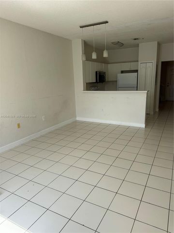 17640 NW 73rd Ave 204-19, Hialeah, FL 33015