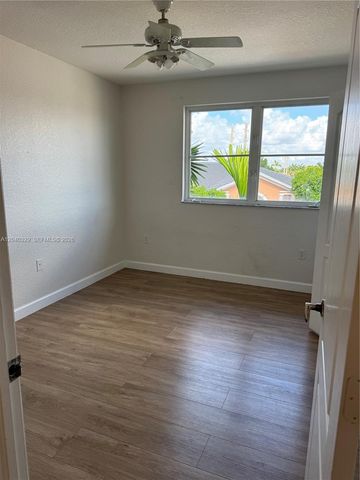 17640 NW 73rd Ave 204-19, Hialeah, FL 33015