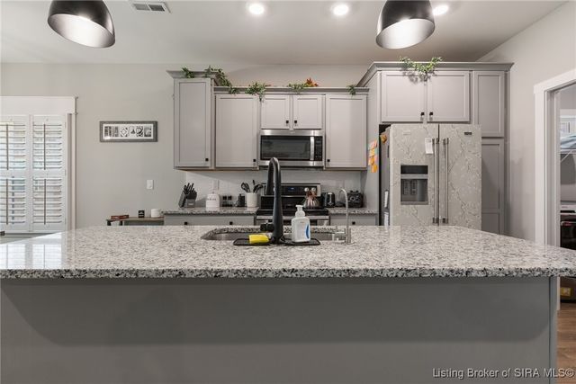4694 Red Tail Ridge, Jeffersonville, IN 47130
