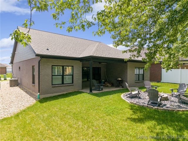 4694 Red Tail Ridge, Jeffersonville, IN 47130