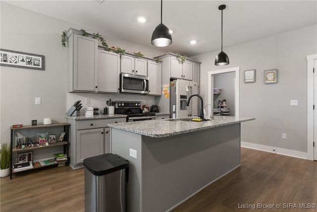 4694 Red Tail Ridge, Jeffersonville, IN 47130