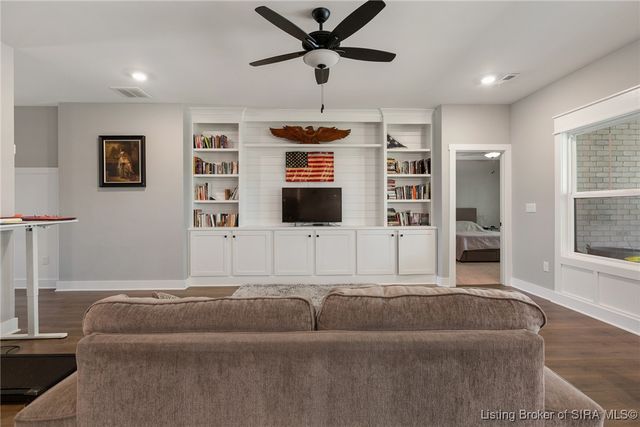 4694 Red Tail Ridge, Jeffersonville, IN 47130