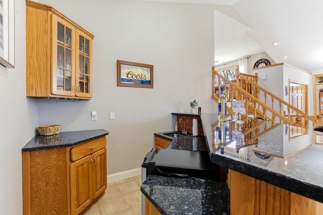 576 Burr Oak Lane, Hudson, WI 54016