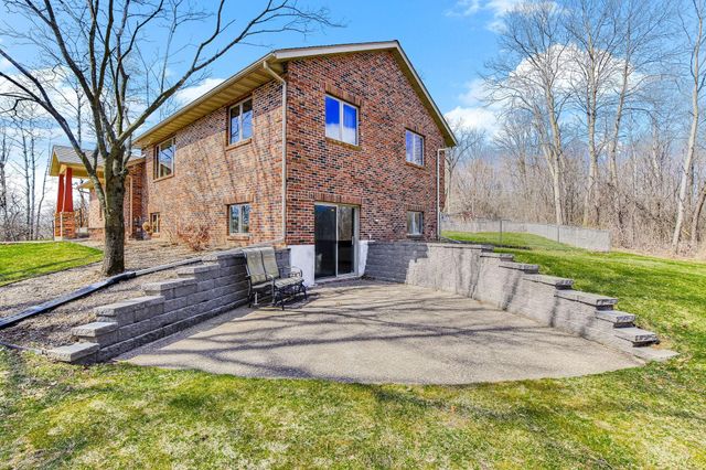 576 Burr Oak Lane, Hudson, WI 54016