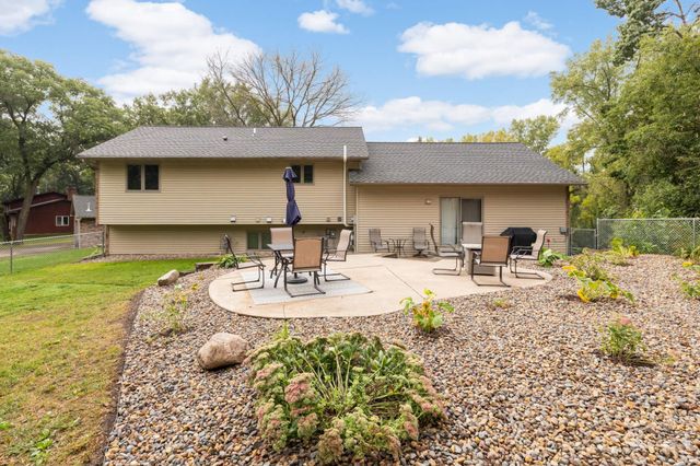 576 Burr Oak Lane, Hudson, WI 54016