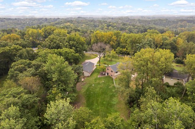 576 Burr Oak Lane, Hudson, WI 54016