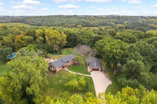 576 Burr Oak Lane, Hudson, WI 54016