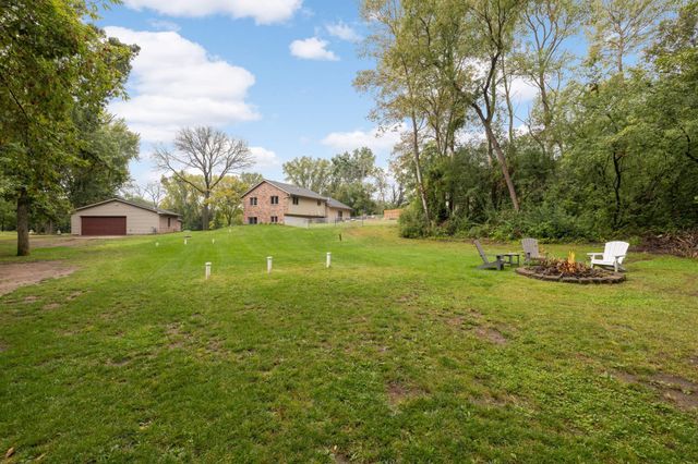 576 Burr Oak Lane, Hudson, WI 54016
