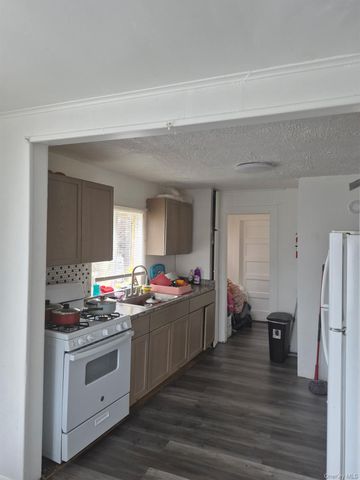 85 Grove Street, Newburgh, NY 12550