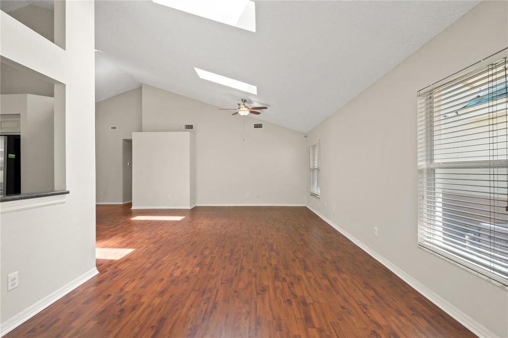 Image 11 of property listing at 6005 FAIRWAY PALMS COURT, Tampa, FL 33647