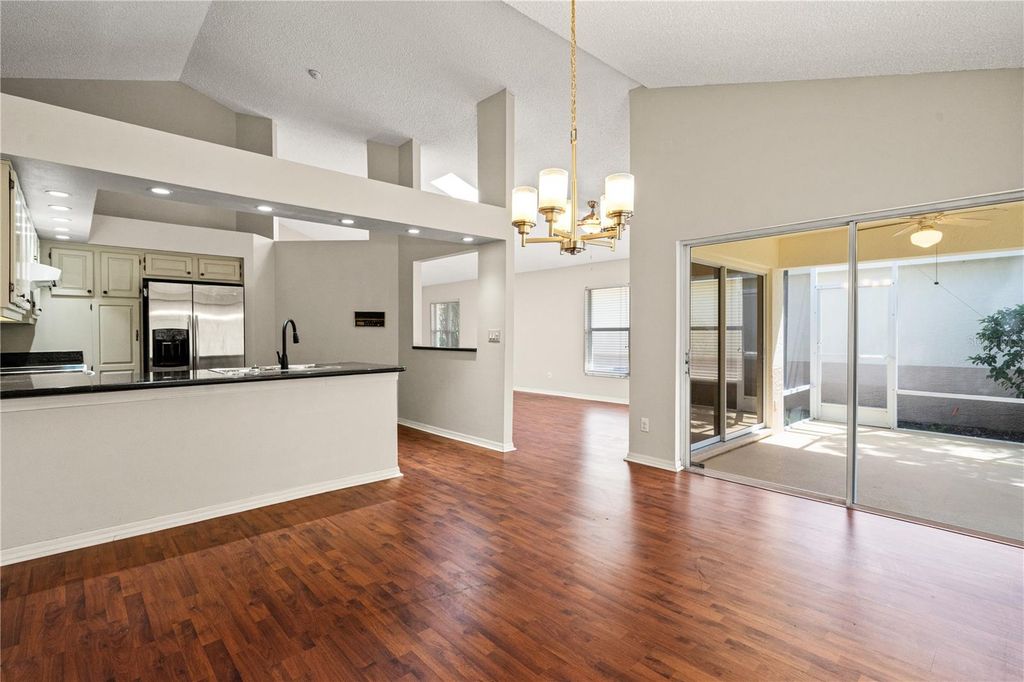 Image 12 of property listing at 6005 FAIRWAY PALMS COURT, Tampa, FL 33647
