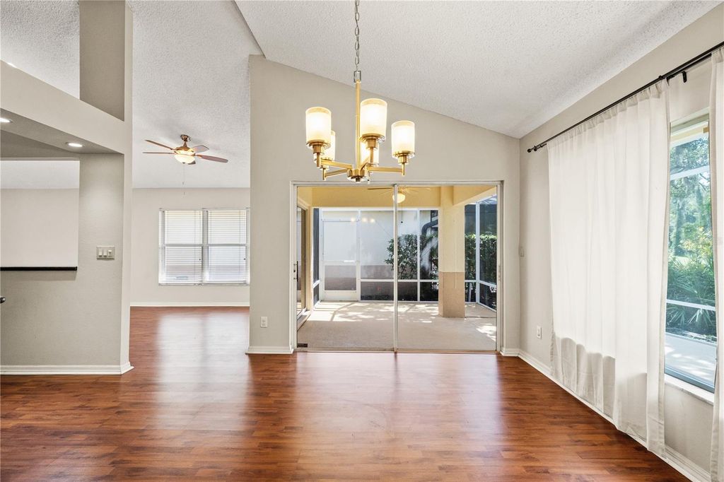 Image 13 of property listing at 6005 FAIRWAY PALMS COURT, Tampa, FL 33647