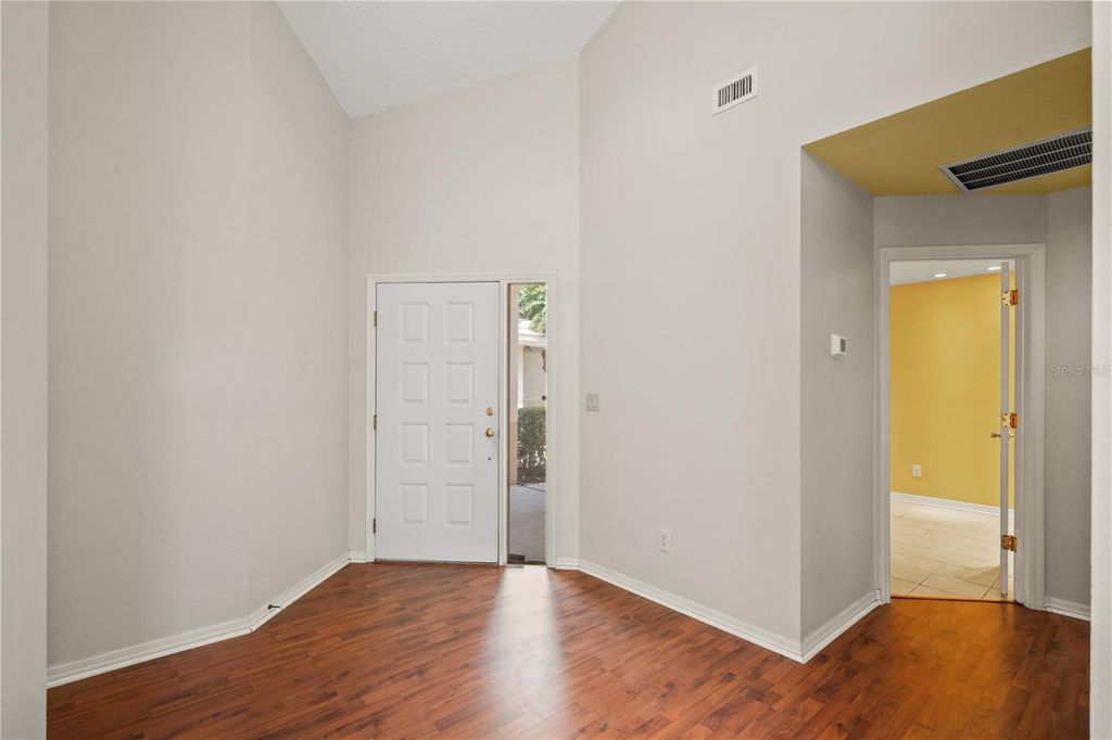 Image 30 of property listing at 6005 FAIRWAY PALMS COURT, Tampa, FL 33647
