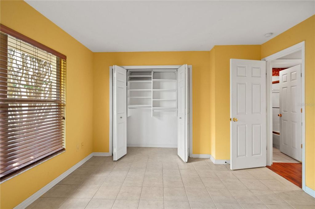 Image 33 of property listing at 6005 FAIRWAY PALMS COURT, Tampa, FL 33647