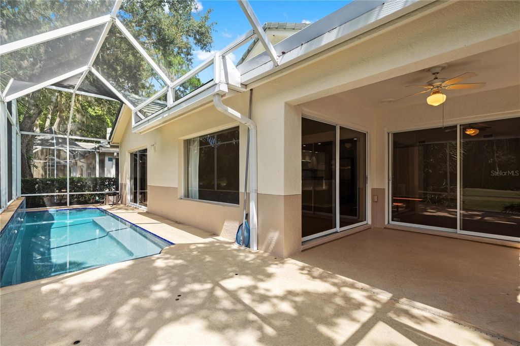 Image 45 of property listing at 6005 FAIRWAY PALMS COURT, Tampa, FL 33647