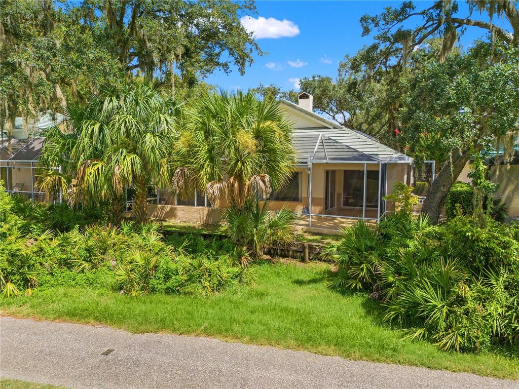 Image 51 of property listing at 6005 FAIRWAY PALMS COURT, Tampa, FL 33647