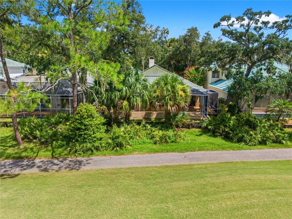 Image 52 of property listing at 6005 FAIRWAY PALMS COURT, Tampa, FL 33647