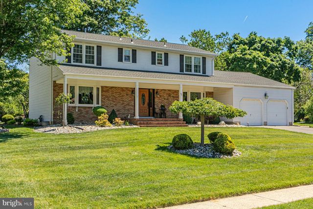 91 HIDDEN LAKE DR, North Brunswick, NJ 08902