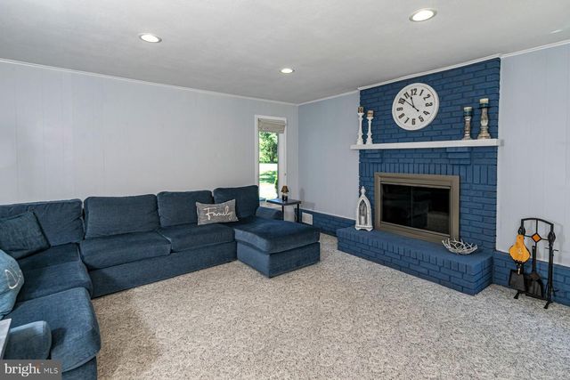 91 HIDDEN LAKE DR, North Brunswick, NJ 08902