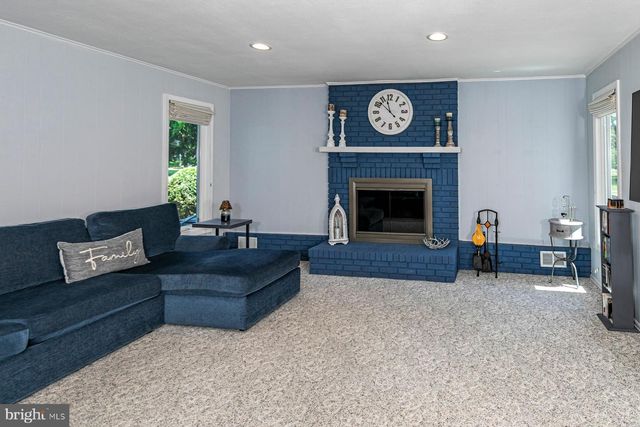 91 HIDDEN LAKE DR, North Brunswick, NJ 08902