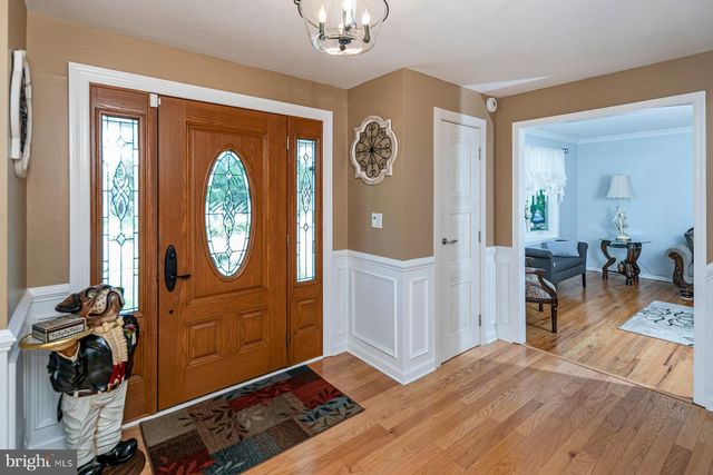 91 HIDDEN LAKE DR, North Brunswick, NJ 08902