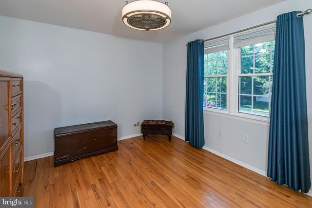 91 HIDDEN LAKE DR, North Brunswick, NJ 08902