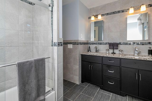 91 HIDDEN LAKE DR, North Brunswick, NJ 08902